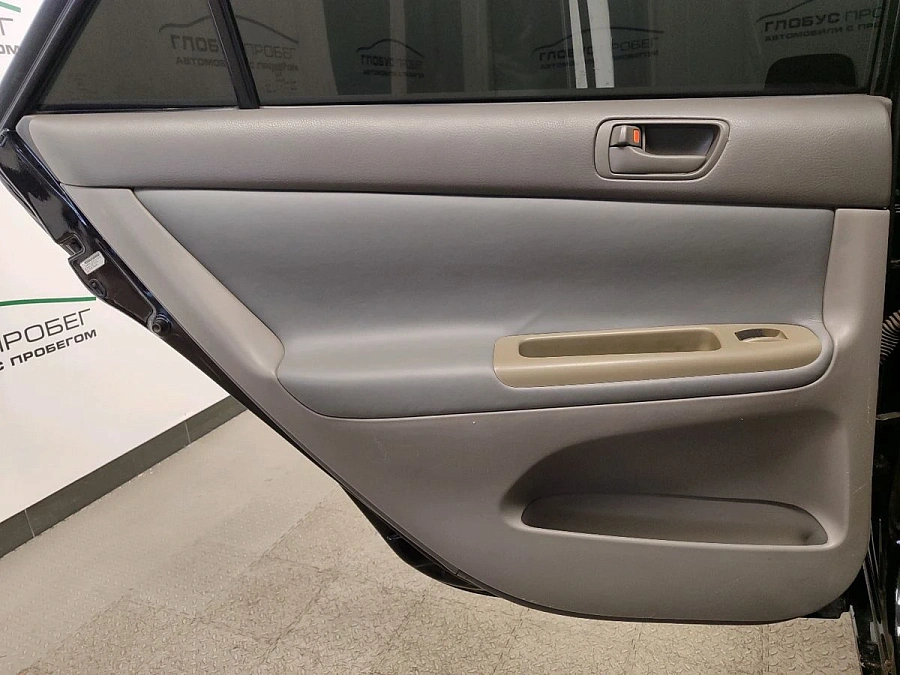 Toyota Camry, 2001г., передний привод, автомат