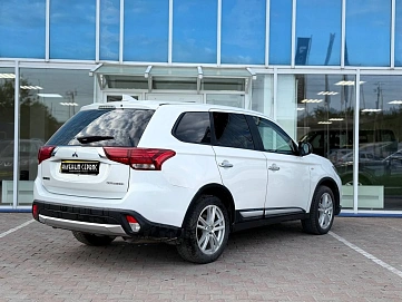 Mitsubishi Outlander, 2017г, передний привод, вариатор