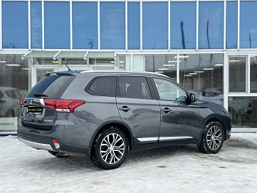 Mitsubishi Outlander, 2015г, полный привод, вариатор