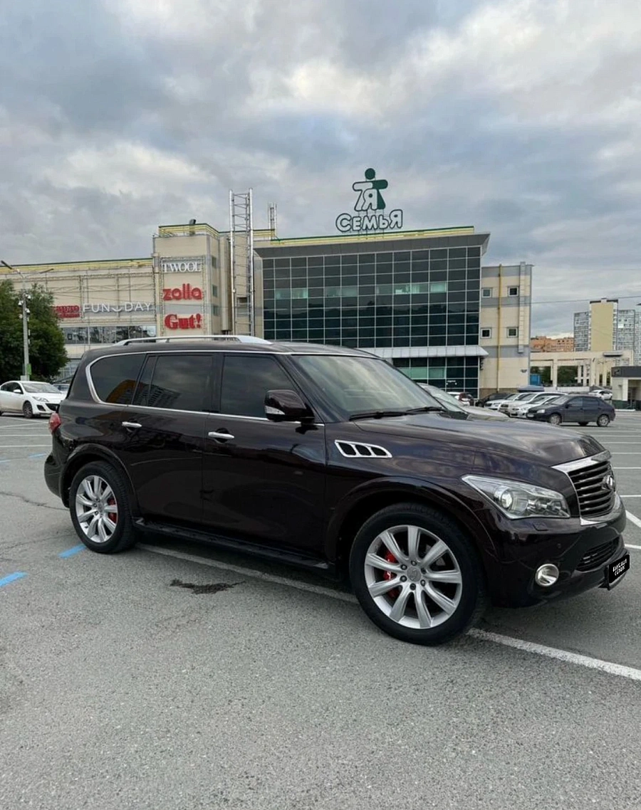 Infiniti QX56, 2010г., полный привод, автомат