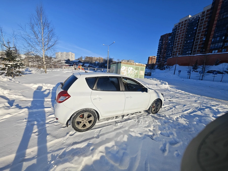 Kia Ceed, 2010г., передний привод, автомат