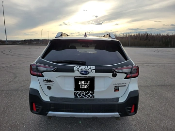 Subaru Outback, 2021г, полный привод, вариатор