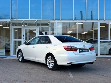 Toyota Camry, 2015г, передний привод, автомат