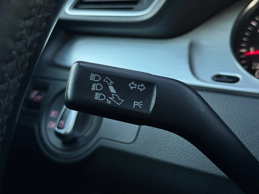 Volkswagen Passat, 2012г., передний привод, робот