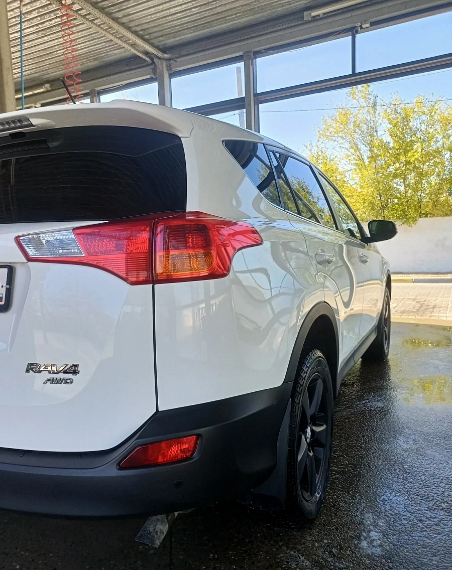 Toyota RAV4, 2013г., полный привод, вариатор