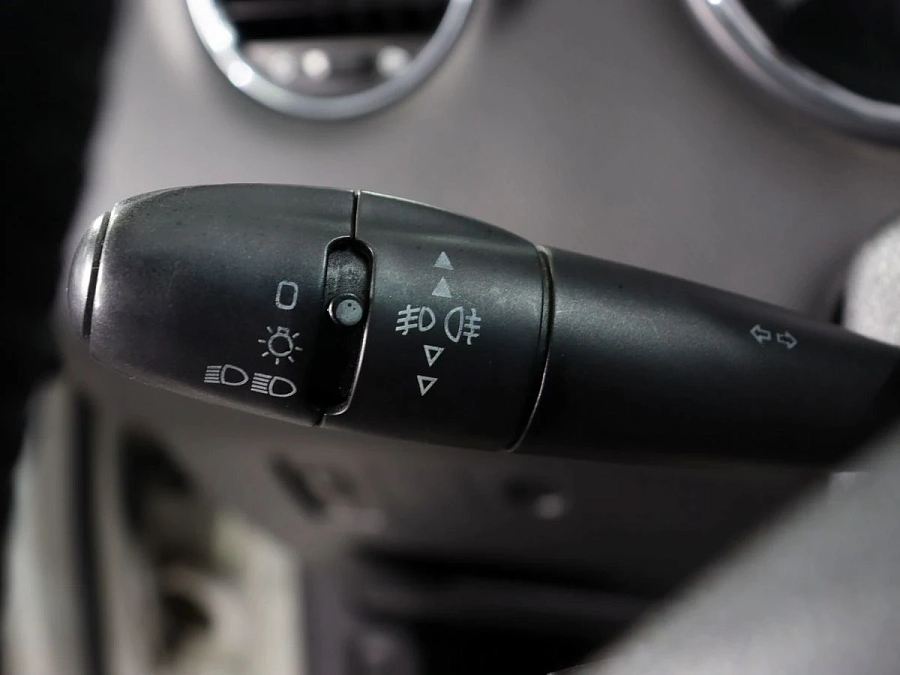 Peugeot 308, 2011г., передний привод, механика