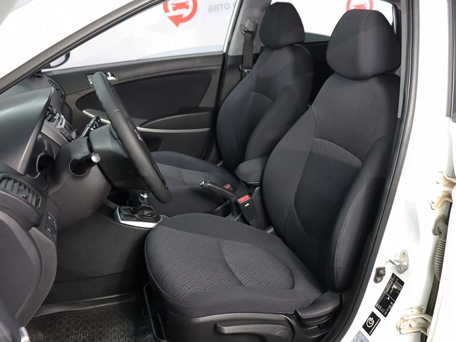 Hyundai Solaris, 2013г., передний привод, механика