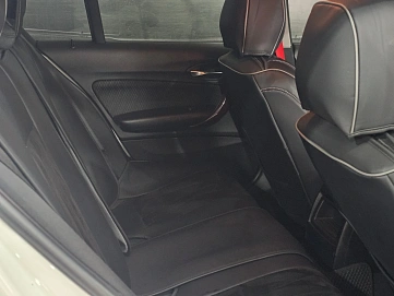 BMW 1 серии, 2013г, задний привод, автомат
