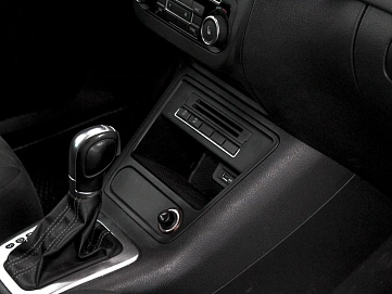 Volkswagen Tiguan, 2016г, передний привод, робот
