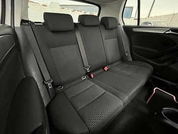 Volkswagen Golf, 2012г, передний привод, механика