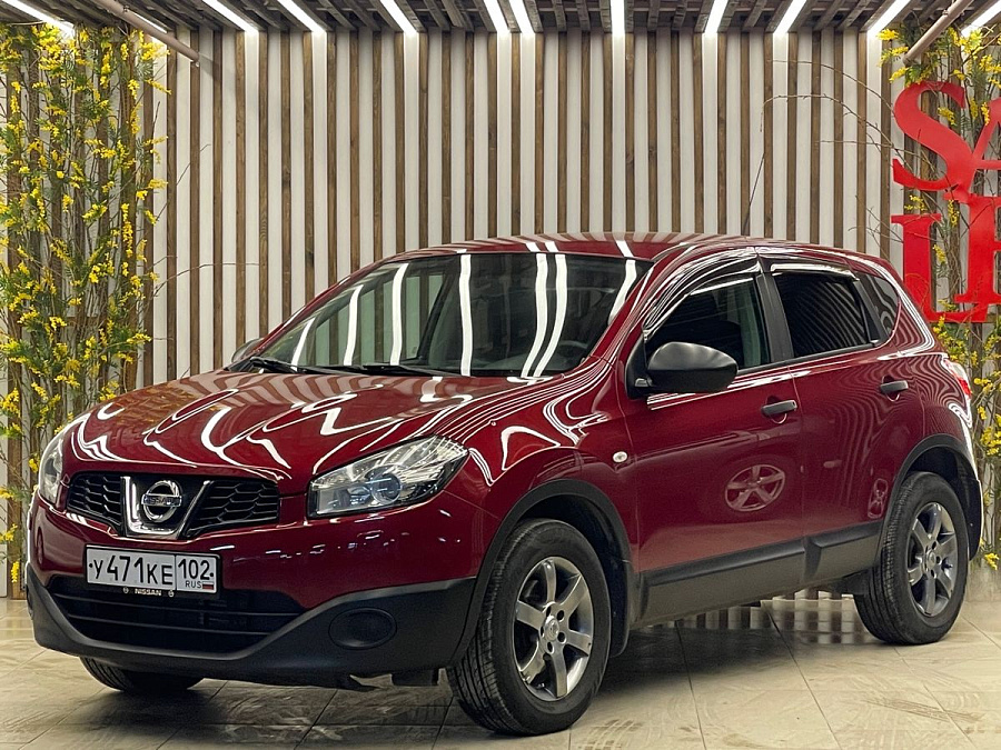 Nissan Qashqai, 2012г., передний привод, вариатор