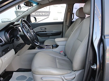 Kia Carnival, 2018г, передний привод, автомат