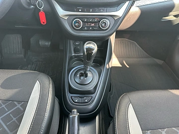 Lada (ВАЗ) Vesta, 2019г, передний привод, робот