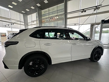 Volkswagen Tiguan, 2026г., полный привод, робот