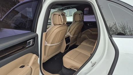 Porsche Cayenne, 2018г, полный привод, автомат