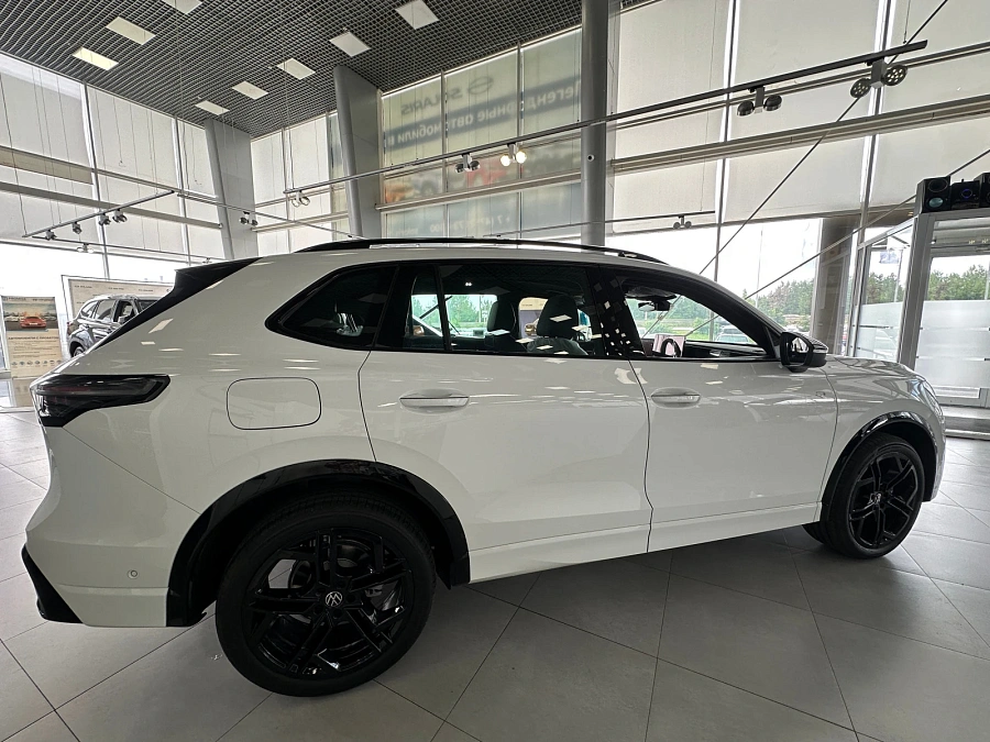 Volkswagen Tiguan, 2026г., полный привод, робот