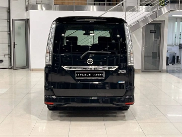 Nissan Serena, 2015г, передний привод, вариатор