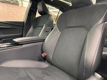 Toyota Camry, 2025г, передний привод, вариатор