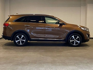 Kia Sorento, 2015г, передний привод, автомат