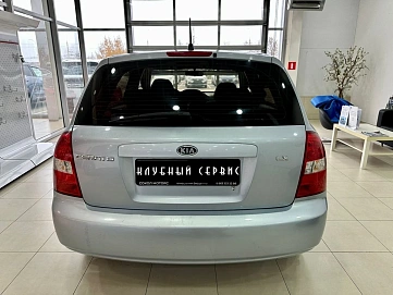 Kia Cerato, 2004г, передний привод, механика