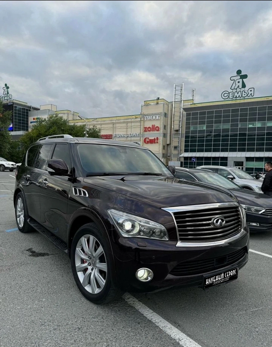 Infiniti QX56, 2010г., полный привод, автомат