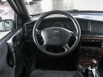 Opel Vectra, 1998г, передний привод, механика