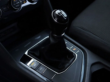 Volkswagen Tiguan, 2019г, передний привод, механика