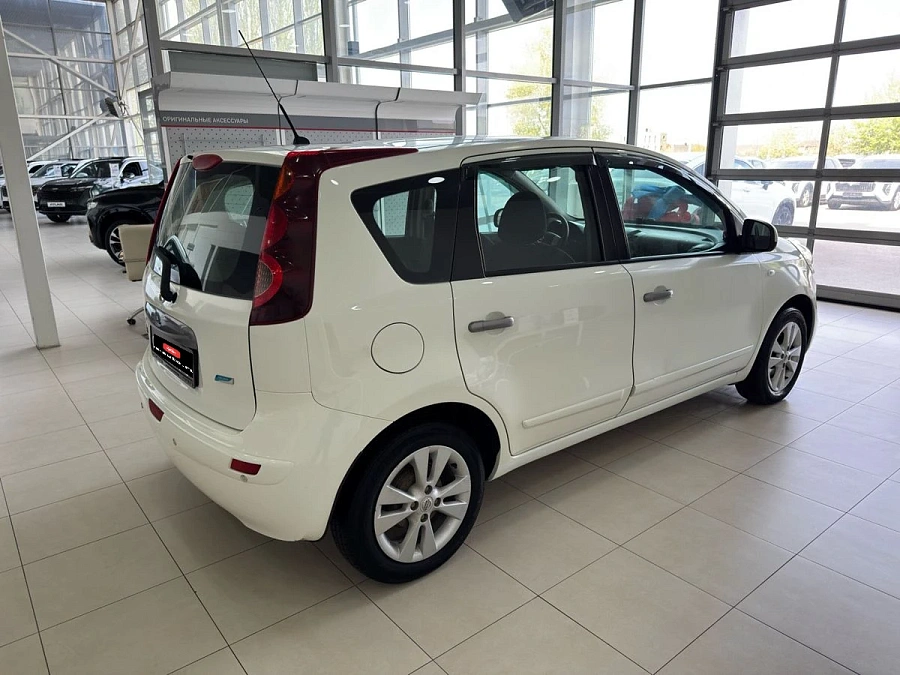 Nissan Note, 2011г., передний привод, механика
