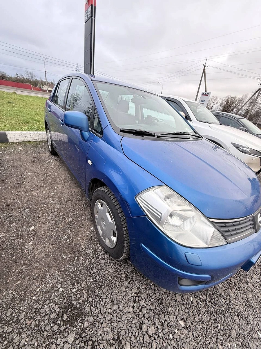 Nissan Tiida, 2008г., передний привод, автомат