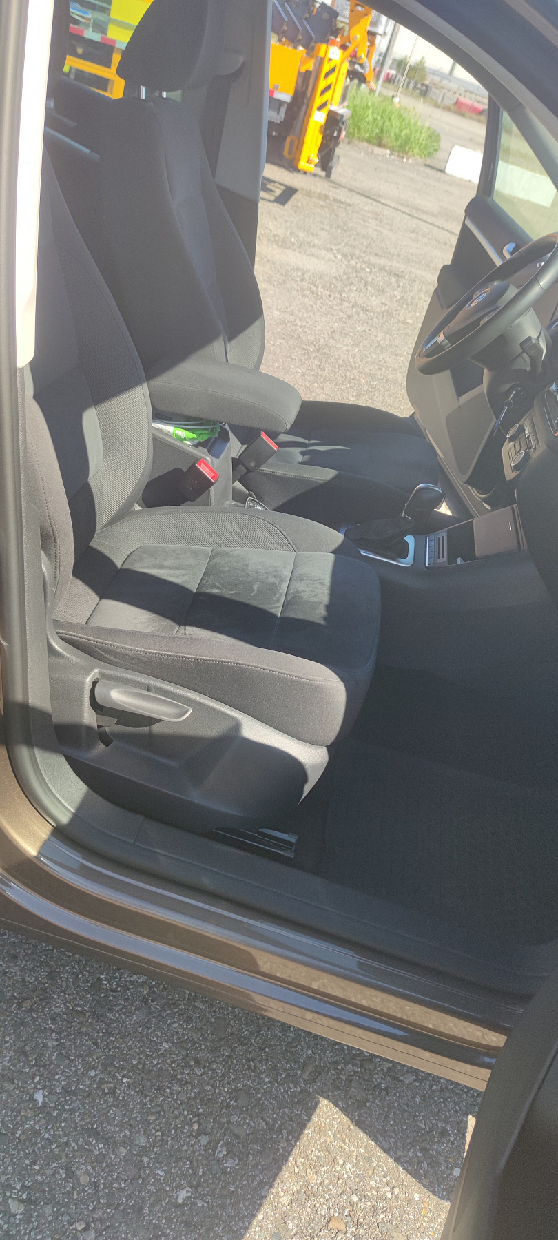 Volkswagen Tiguan, 2014г., передний привод, робот