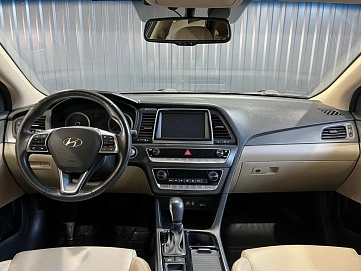 Hyundai Sonata, 2018г, передний привод, автомат