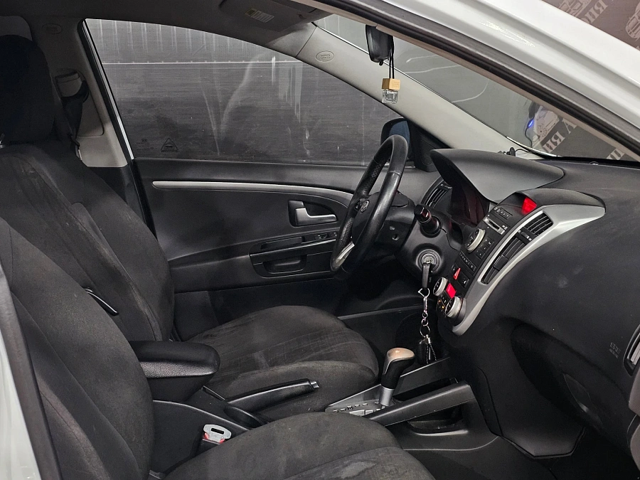 Kia Ceed, 2011г., передний привод, автомат