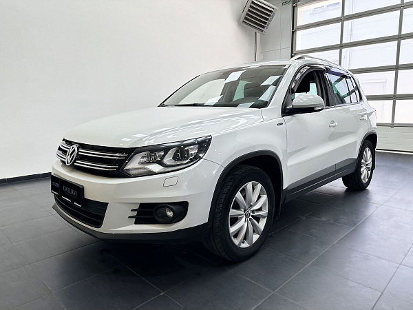 Volkswagen Tiguan, 2016г., передний привод, робот