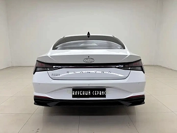 Hyundai Elantra, 2022г, передний привод, вариатор