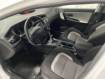 Kia Ceed, 2018г, передний привод, робот