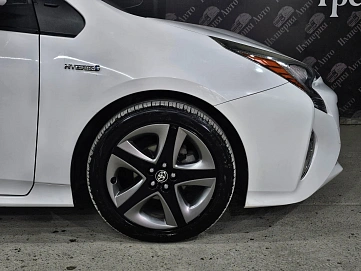 Toyota Prius, 2016г, передний привод, автомат