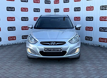 Hyundai Solaris, 2012г., передний привод, автомат