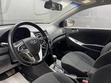 Hyundai Solaris, 2011г, передний привод, автомат