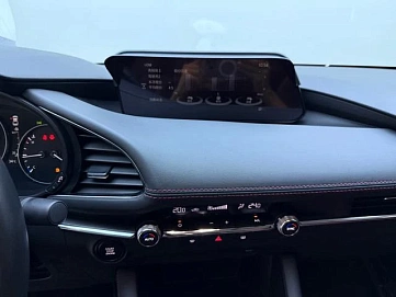 Mazda 3, 2022г, передний привод, автомат
