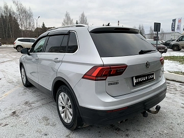 Volkswagen Tiguan, 2018г, передний привод, робот
