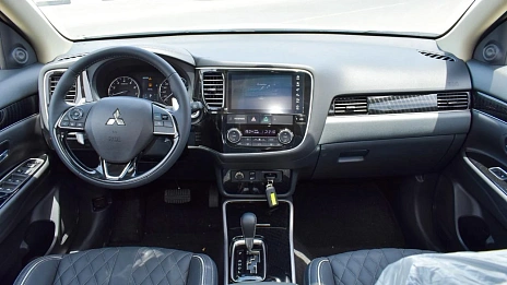 Mitsubishi Outlander, 2022г, полный привод, вариатор