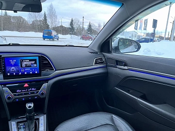 Hyundai Elantra, 2016г, передний привод, автомат