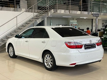 Toyota Camry, 2015г, передний привод, автомат