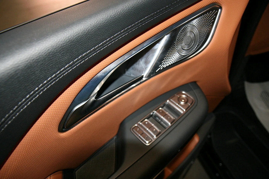 Hongqi HQ9, 2025г., передний привод, автомат