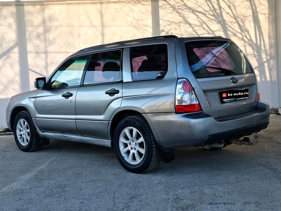 Subaru Forester, 2006г., полный привод, механика
