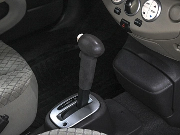 Nissan Micra, 2006г, передний привод, автомат
