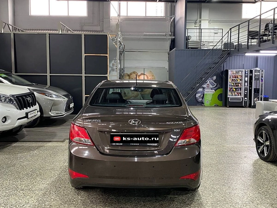Hyundai Solaris, 2015г., передний привод, автомат