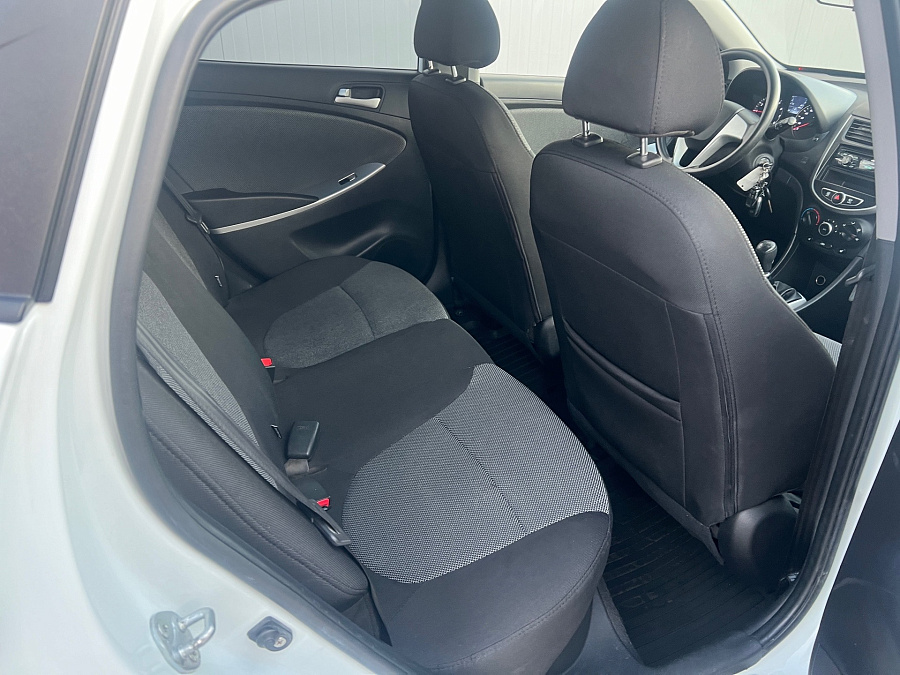 Hyundai Solaris, 2011г., передний привод, механика