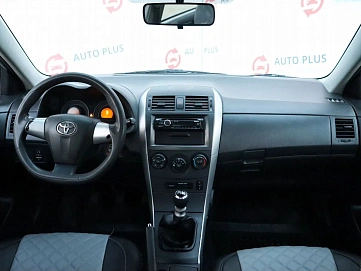 Toyota Corolla, 2012г, передний привод, механика