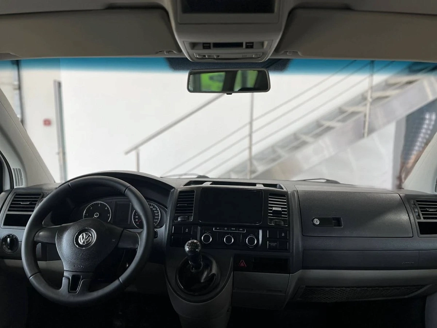 Volkswagen Caravelle, 2012г., передний привод, механика